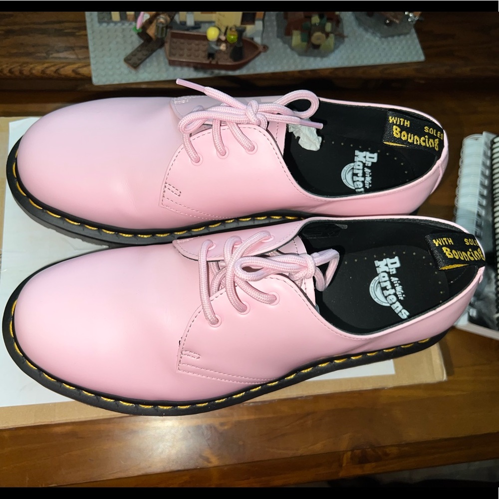 Dr. Martens Pink Ice 1461 smooth leather 10W/9M